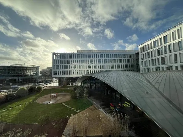 Bureaux 3239 m²