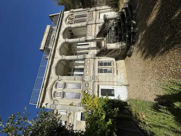 Vends Angoulême / Plateau-Mairie-Théâtre / Rez-de-jardin exceptionnel - 3 chambres, 182m²