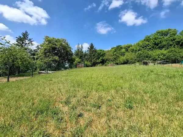 Terrain 1423 m²