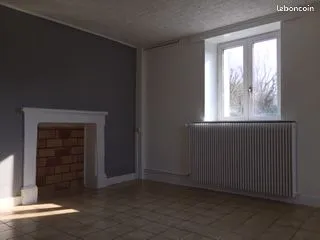 A louer F3 de 75m2, situé à Deyvillers au rez de chaussée dans une maison de 3 appartements