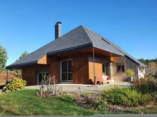 Maison et villa de prestige Vente Vitrac-sur-Montane 6p 125m² 220500€