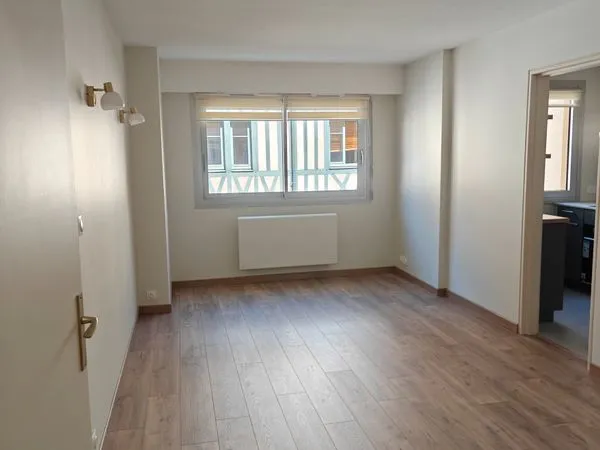 Appartement T2 - 41 m2 - parking privatif - cave - hyper centre de Rouen 800 CC