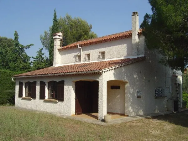 VILLA TOULON OUEST - LES BONNES HERBES. VALBERTRAND