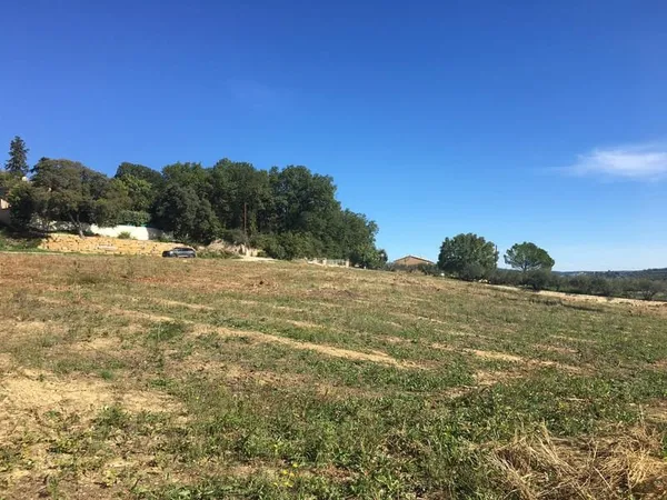 Terrain constructible de 315 m2 à 20 mins de Nîmes