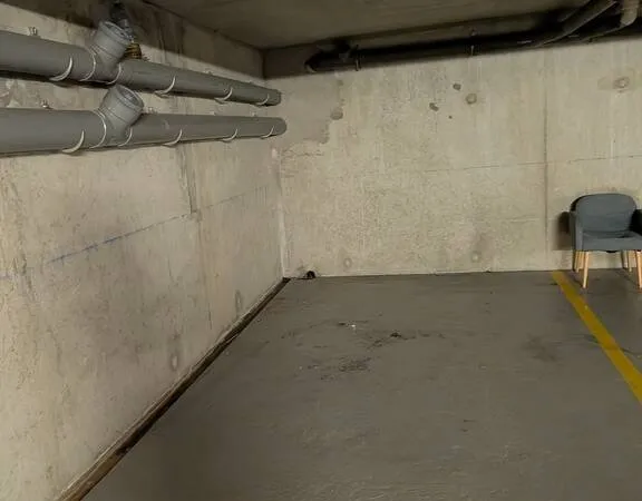Garage/Parking