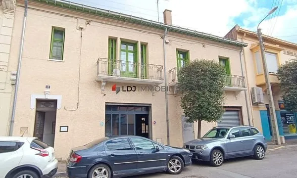 SECTEUR TORCATIS - MAISON DE VILLE BOURGEOISE AVEC ATELIER JARDI