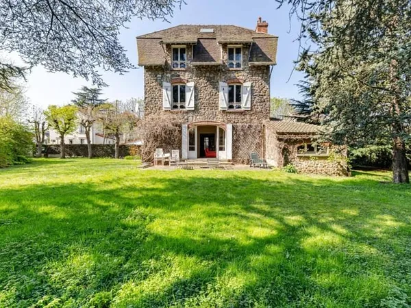 Maison de 10 pièces de 205 m² à Sannois