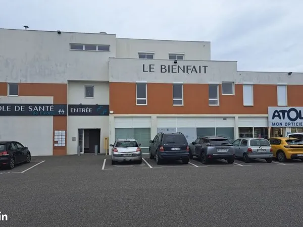 Local de 40m2 - Pôle santé à Findrol sur Contamine sur Arve - 172000