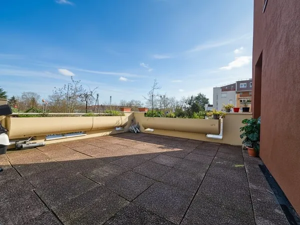 F4 en parfait état secteur centre ville