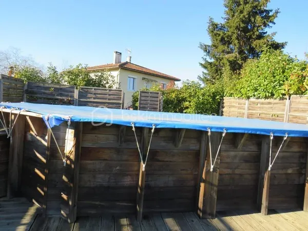 Maison d'habitation de 150 m² avec un appartement indépendant