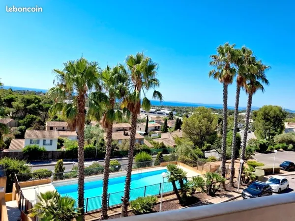 Saint Raphaël T3 vue mer imprenable, piscine, garage