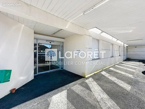 Bureaux 800 m² BRESSUIRE
