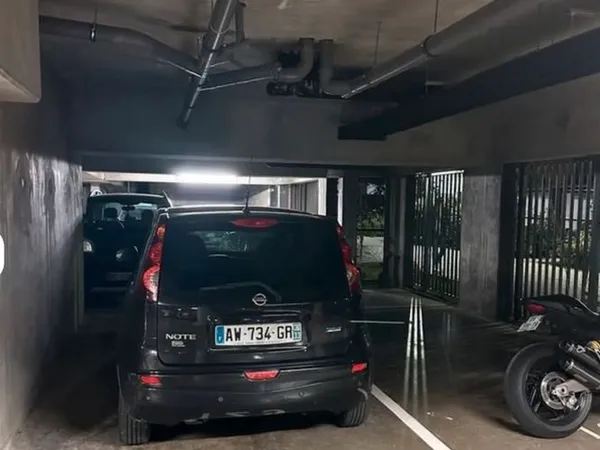 Place de parking sécurisée Bordeaux Bassin à Flot / Bacalan