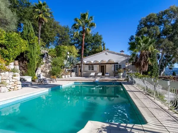 Maison 8 pièces 412 m²