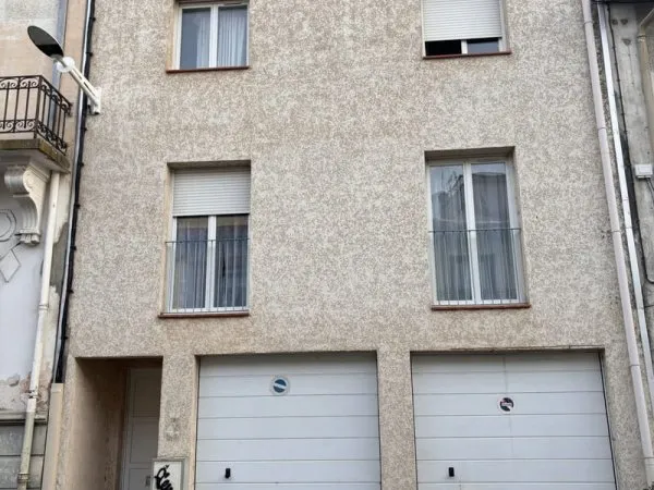 PERPIGNAN CENTRE VILLE : IMMEUBLE 3 APPARTEMENTS + 2 GARAGE