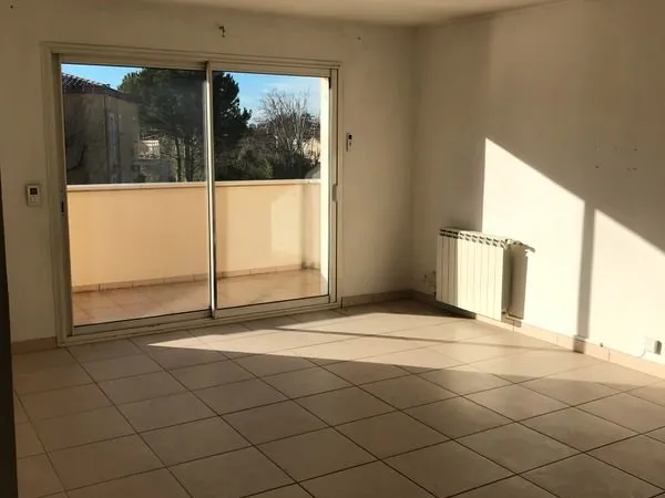 T3 parking et piscine