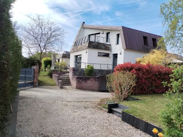 Maison 8 pièces 176 m²