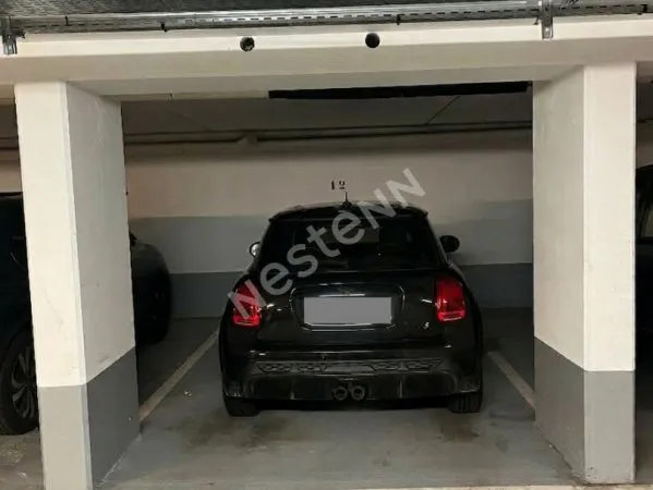 Parking à vendre - Plein coeur de Puteaux - Accès facile et sécurisé