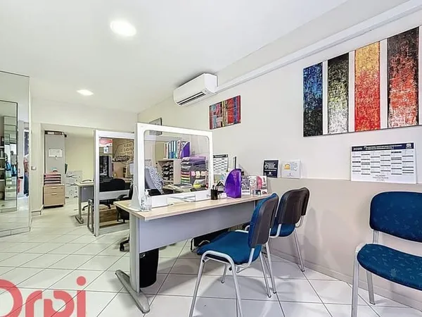Bureau 54 m²