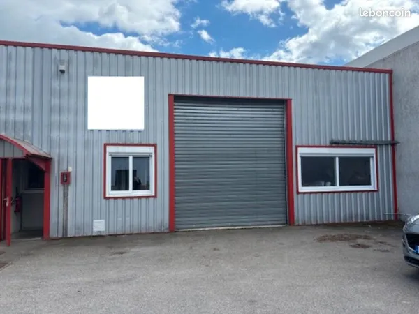 Local 240 m² LA TALAUDIERE