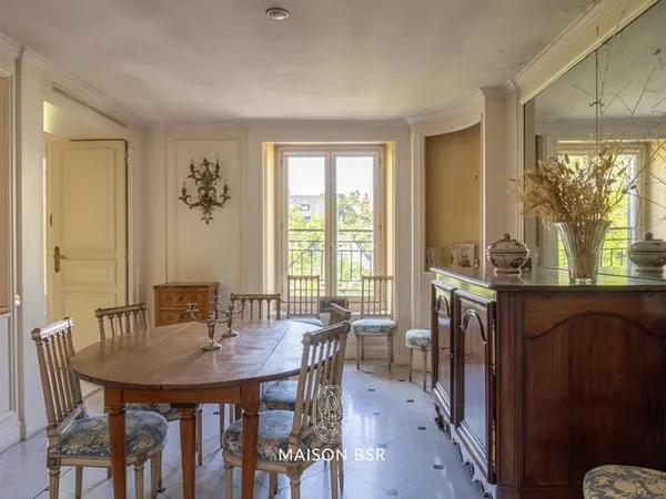 Appartement familial à fort potentiel, idéalement situé au coeur de Nantes