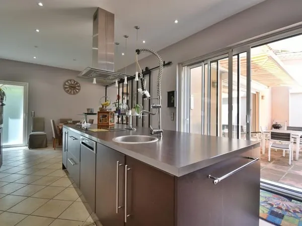 Propriété composée de deux maisons : maison principale + maison de charme Romans Sur Isère 10 pièce(