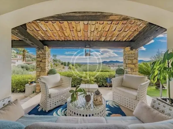 Villa 7 pièces 198 m²