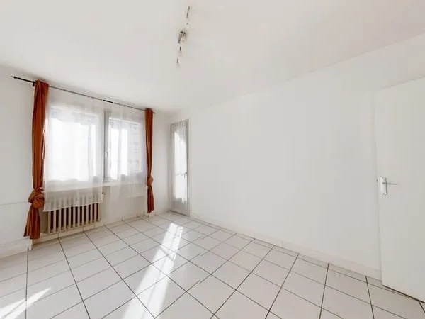 Bellevue : T3 avec balcon et possibilité de garage