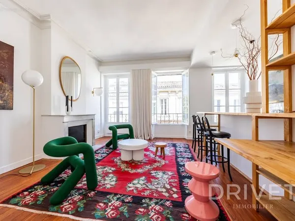 Appartement T2 en parfait état au dernier étage à 2 pas de la basilique de saint Seurin - Bordeaux c