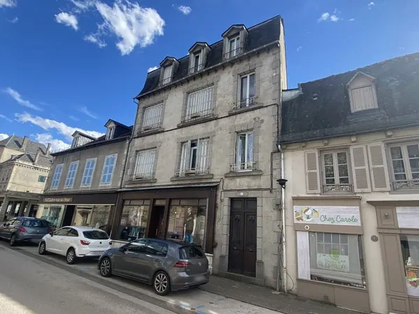 IMMEUBLE DE RAPPORT AVEC LOCAL COMMERCIAL ET 2 APPARTEMENTS