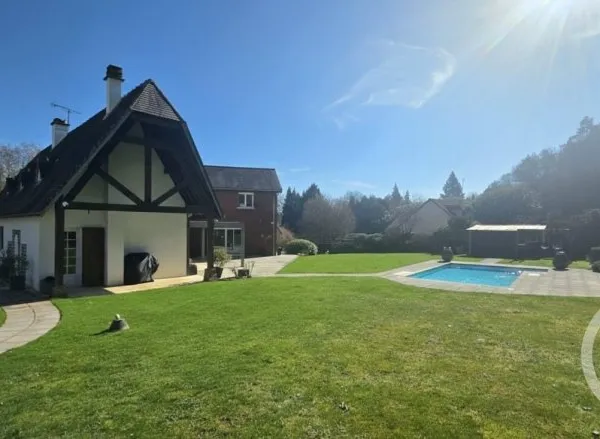 Maison 8 pièces 290 m²
