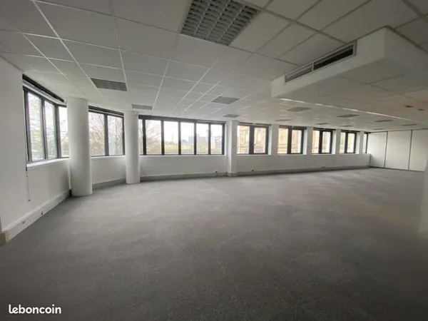 Bureaux 1 844 m²