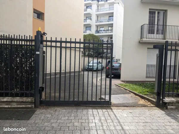 Parking extérieur - La Garenne Colombes (les Fauvelles)
