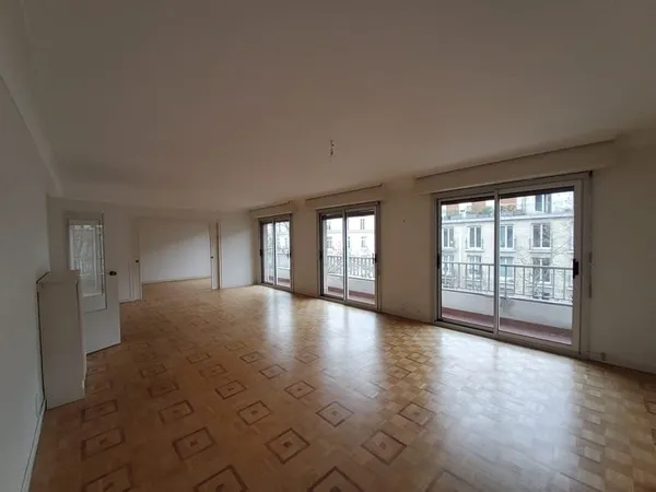 APPARTEMENT 4 CHAMBRES 6ème étage