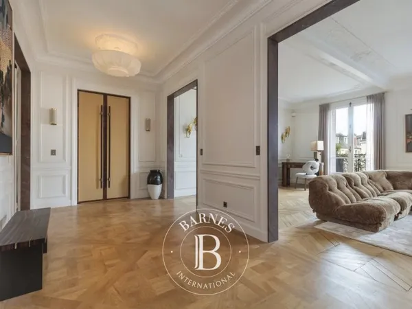 Paris VII - Champ de Mars - Appartement de prestige - Espaces extérieurs - 3 chambres