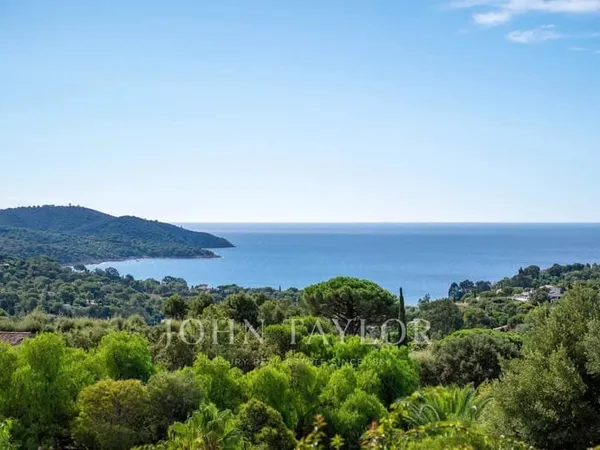Gigaro - Villa avec vue mer et Cap Lardier dans domaine privé