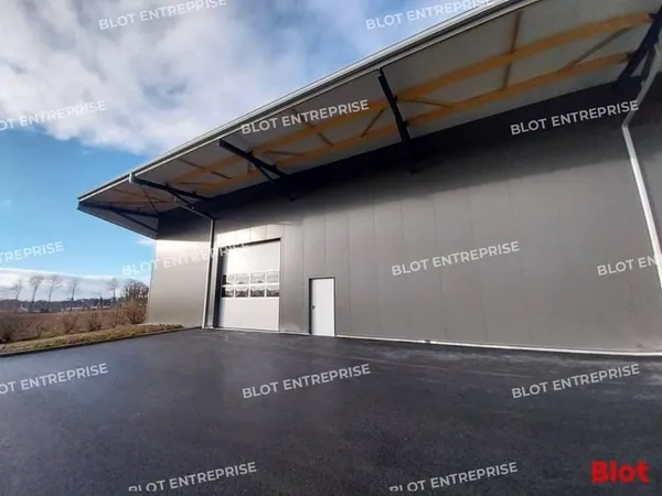 Entrepôt 290 m²