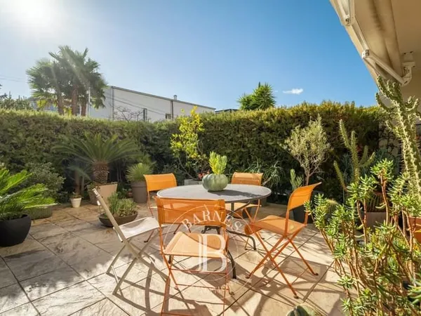 VENTE - MARSEILLE - 13009 - LE CABOT - APPARTEMENT DE TYPE 2 - TERRASSE - STATIONNEMENT
