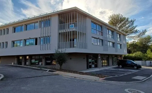 Bureaux 615 m²