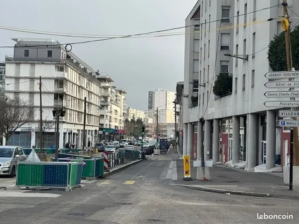 Local commercial 200 m²
