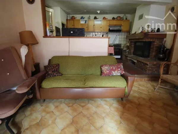 A vendre immeuble sur 4 niveaux avec jardin