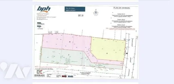 Terrain 904 m²