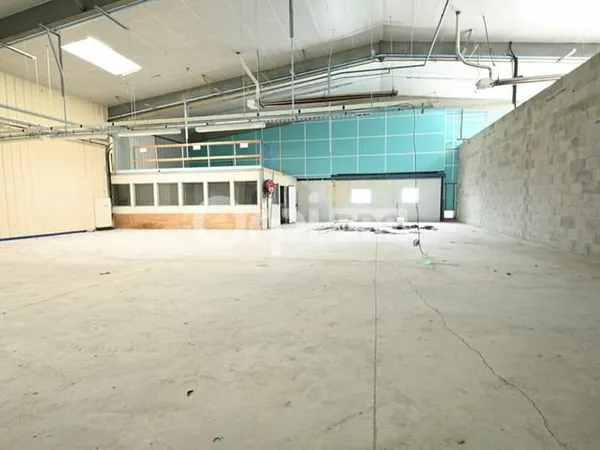 Local d'activité 380 m²