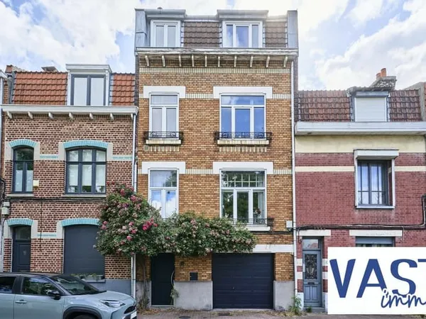 6 chambres / bureau / Garage / Jardin