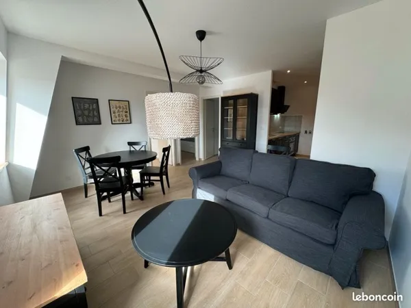 Appartement meublé 55 m² rénové - proche gare - 2 chambres - cave/box - très économe en énergie