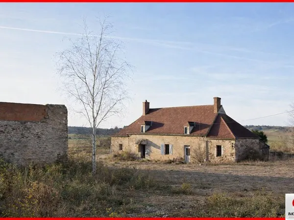 sur l'axe Lapalisse / Varennes-sur-Allier, ANCIEN CORPS DE FERME :