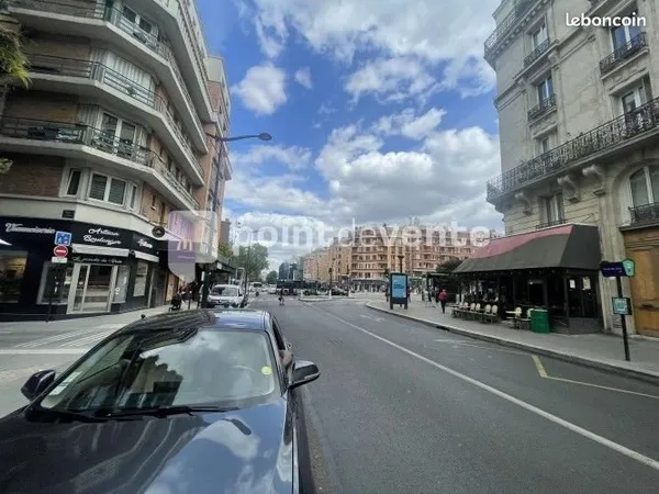 Commerce informatique/multimédia 141 m²