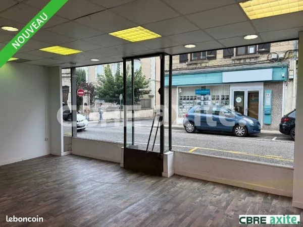 LOCAL COMMERCIAL 112 m² BOURGOIN-JALLIEU