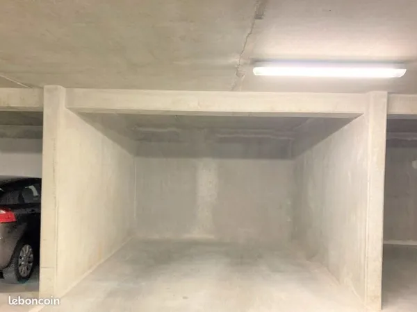 TERRASSES DE LA REINE BLANCHE Emplacement parking en sous-sol à louer, sécurisé, Orléans Madeleine -