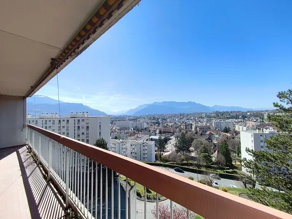Appartement Voiron 4 pièces 84 m2 + garage + grand balcon